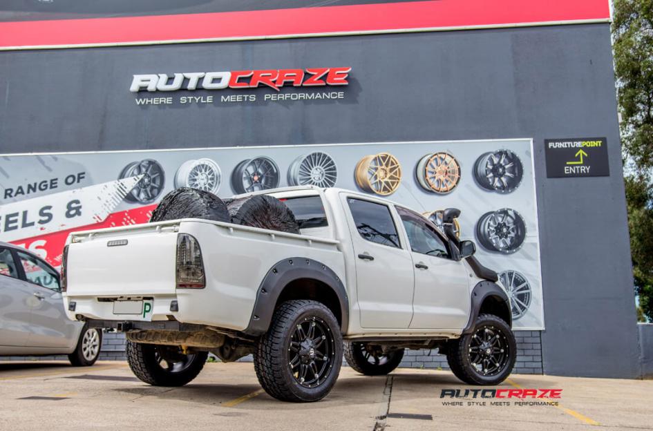 TOYOTA HILUX N70 4WD HOSTAGE MATTE BLACK